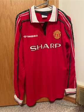 Umbro Manchester United Red Long Sleeve